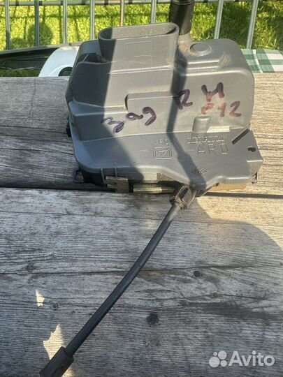 Замок двери Ниссан Примьера P12