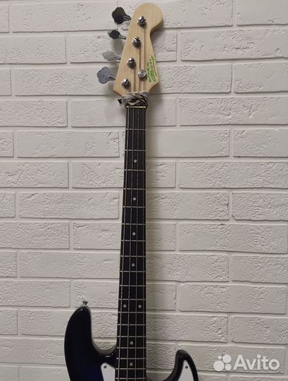 Продам бас гитару
