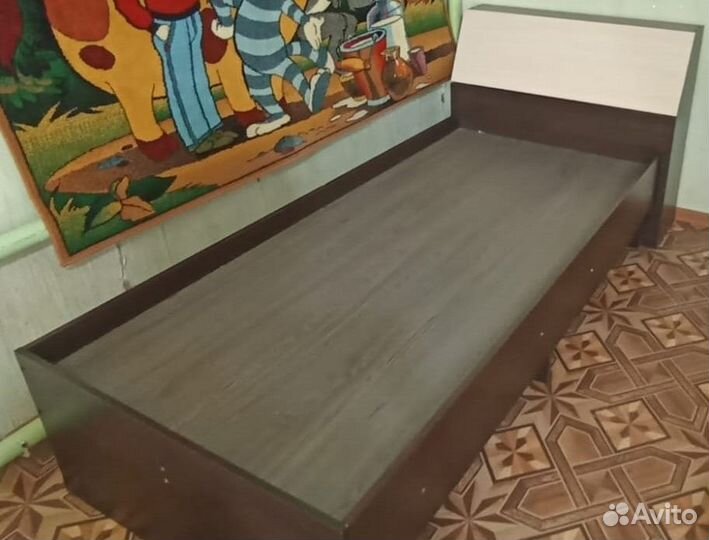 Кровать