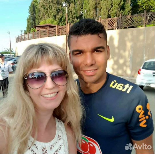 Футбольный мяч с 9 автографами сборной Бразилии