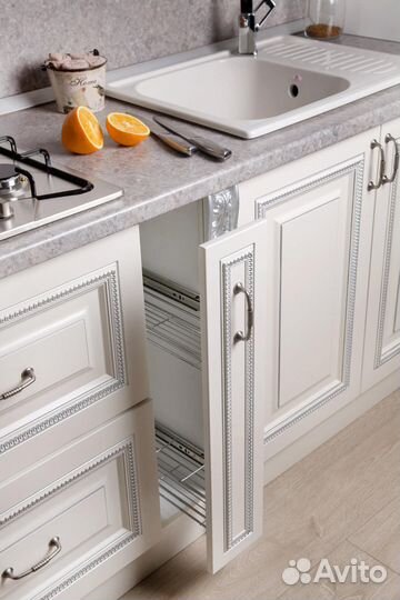 Кухонный гарнитур Аманта белый/серебро