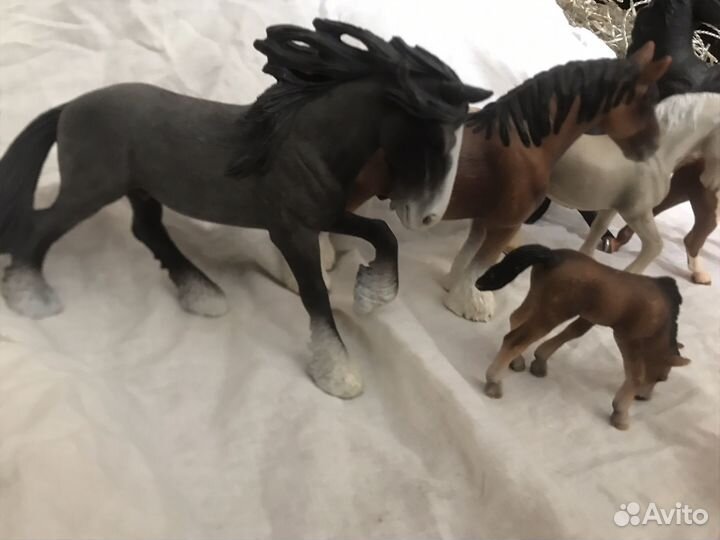 Фигурки лошадей schleich