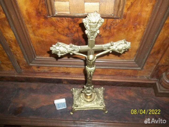 Бронзовый крест с распятием.Италия