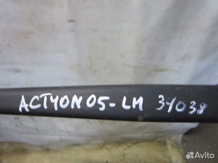 Поводок стеклоочистителя передний левый Ssang Yong