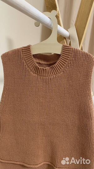 Жилет вязаный на девочку 74-80