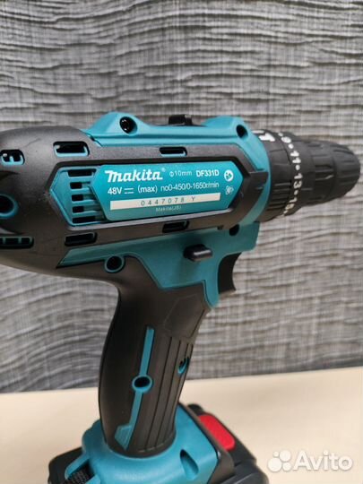 Шуруповерт makita новый