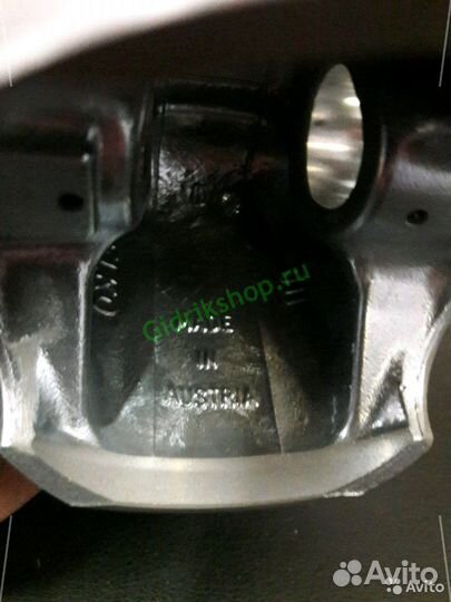 Поршень Ski-Doo Pistons 420887618