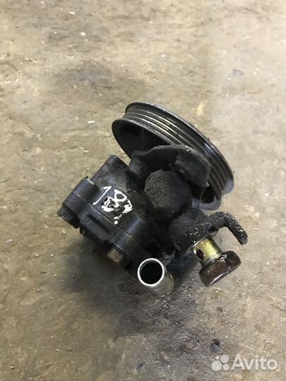 Насос гура Nissan Maxima A33