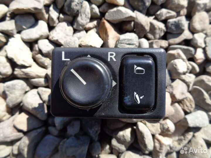 Блок управления зеркалами Nissan Presage U30