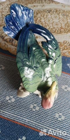 Фарфоровая скульптура фигура птицы попугай