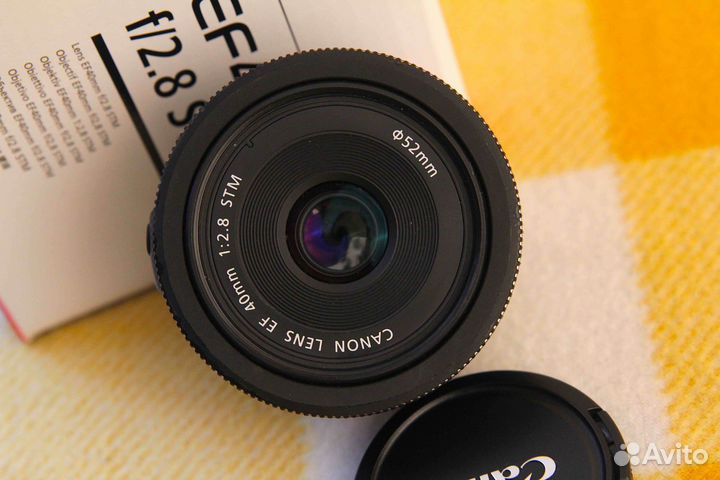 Canon EF 40mm f/2.8 STM