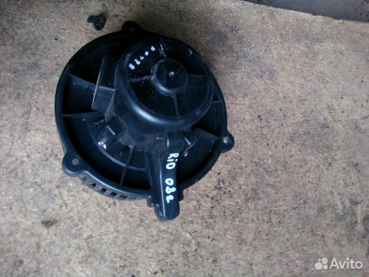 Моторчик отопителя Hyundai-KIA RIO 2000-2004