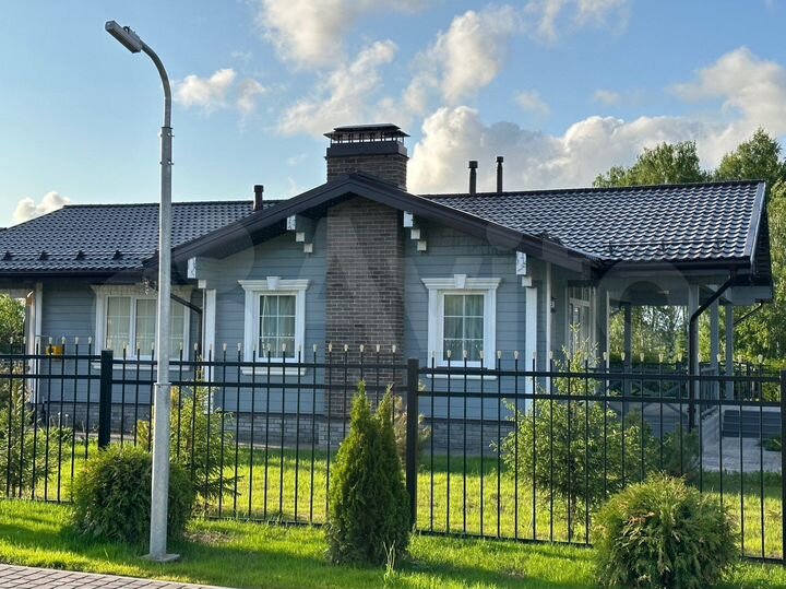 Коттедж 192 м² на участке 17 сот.