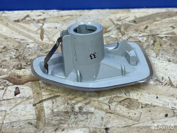 Повторитель поворота передний правый Renault