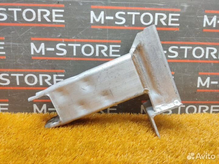 Кронштейн усилителя бампера передний правый Bmw X3