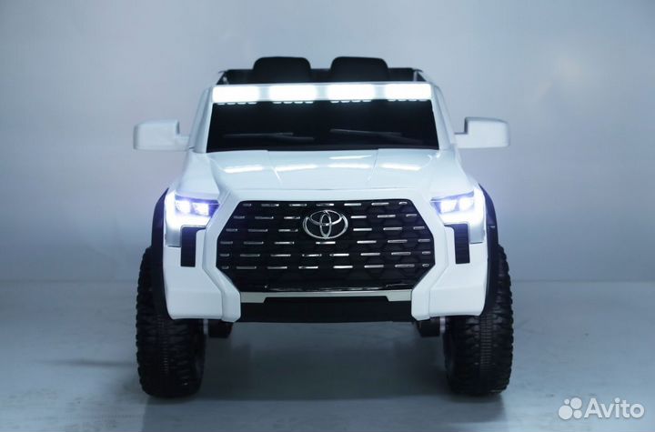 Детский электромобиль Toyota