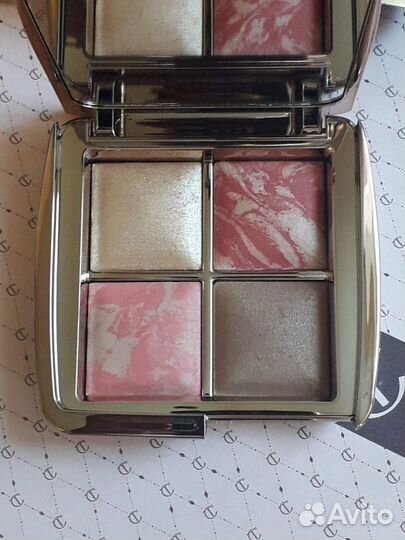 Hourglass ambient lighting palette