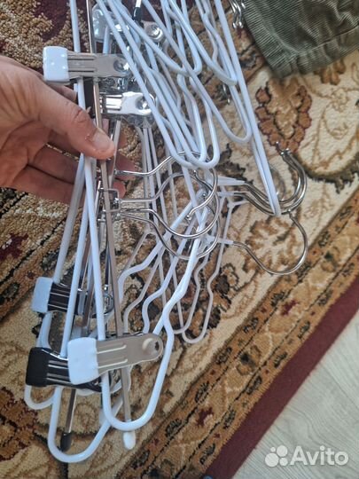 Вешалки продаю