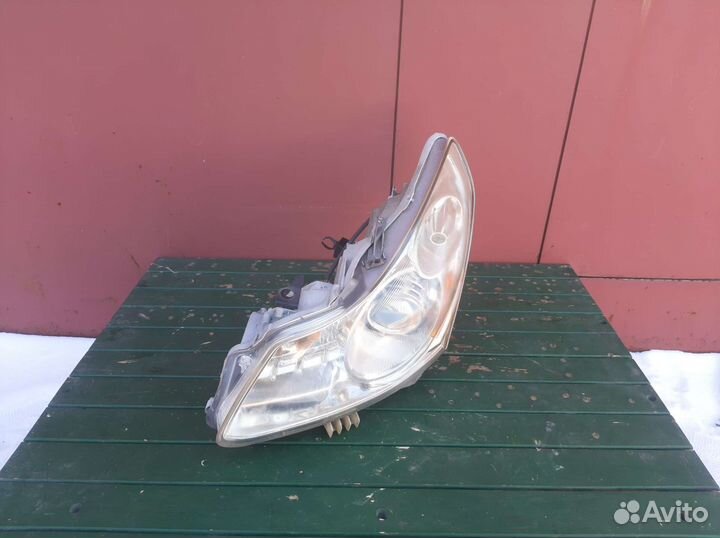 Фара Infiniti G35 G37 V36
