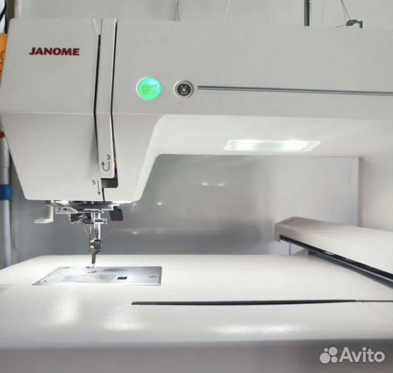 Швейная машина Janome memory craft 550E