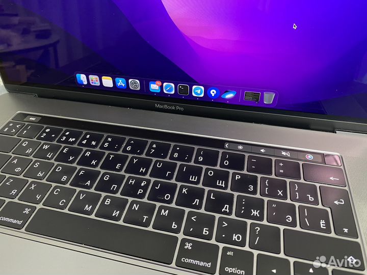 MacBook Pro 15 (2016). 250 гб, Core i7, RAM 16 гб