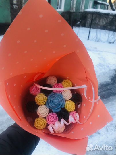 Сладкие букеты из шоколада