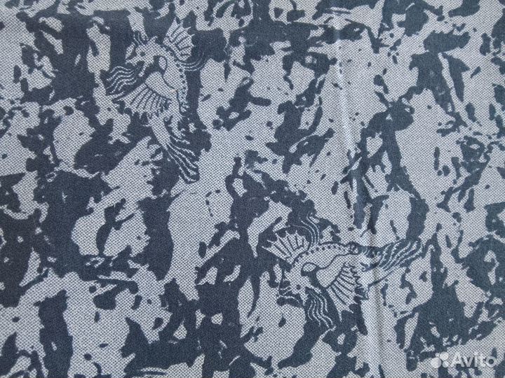 Отрез ткани джинса с рисунком