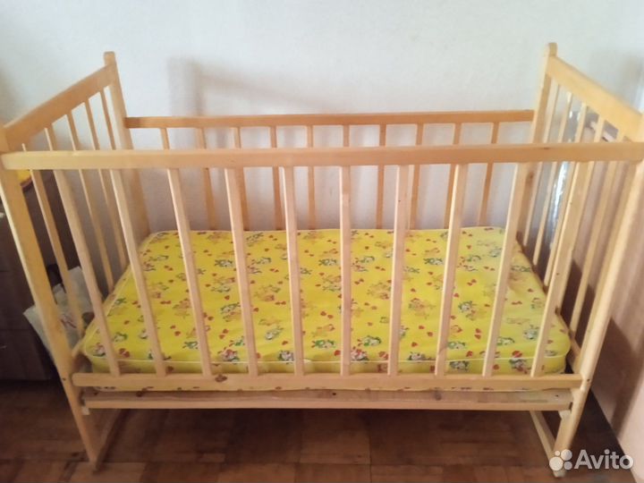 Продам детскую кроватку в отличном состоянии