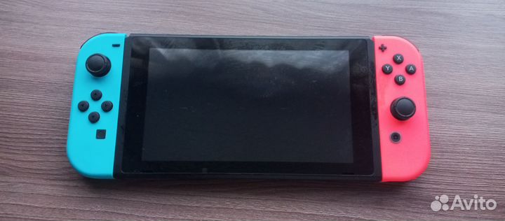 Nintendo switch + 2 игры