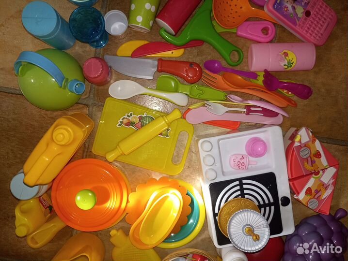 Игрушки посуда, фрукты и овощи