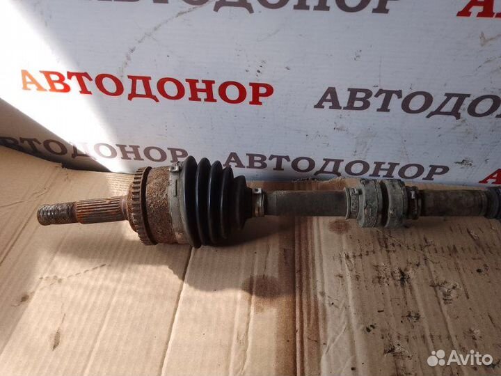 Полуось привод передний правый Nissan Primera P12