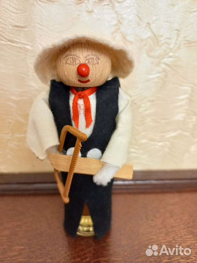 Бутылки и банки