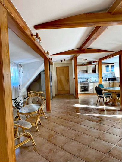 2-к. квартира, 70 м², 4/4 эт.