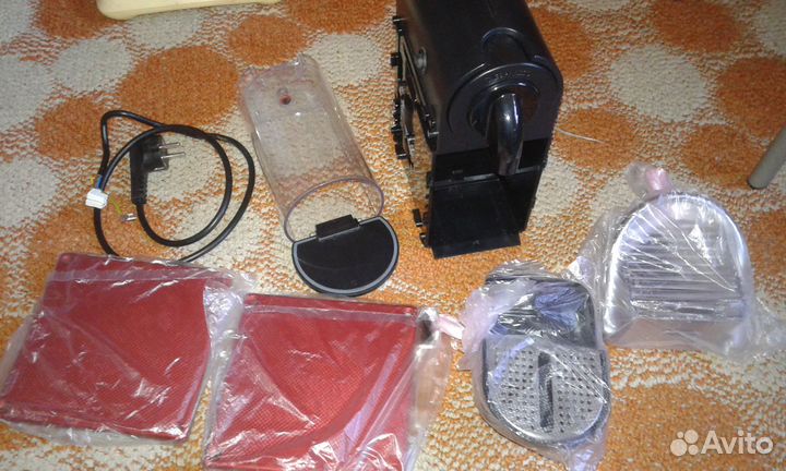 Капсульная кофеварка DeLonghi EN 125.R на запчасти