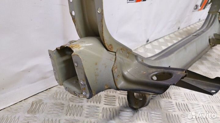 Рамка радиатора (телевизор) Mitsubishi Outlander I