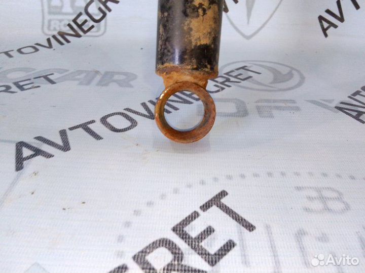 Стойка амортизатор задняя Mitsubishi L200