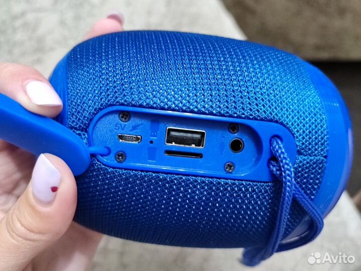 Блютуз колонка с радио