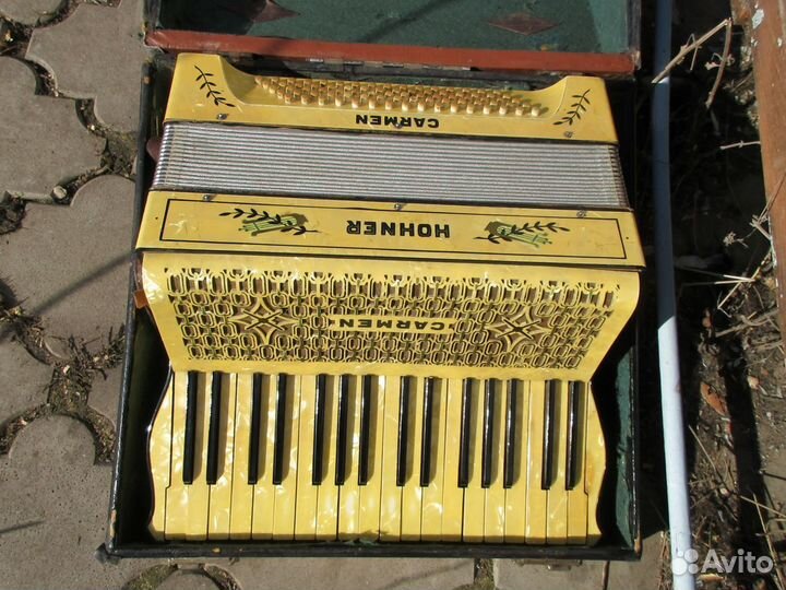 Раритетный аккордеон hohner carmen 40-х годов
