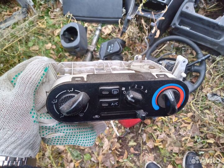 Запчасти для Nissan AD(Wingroad дорестайл)