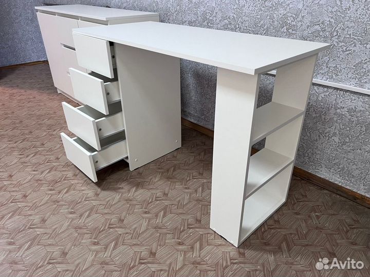 Письменный стол