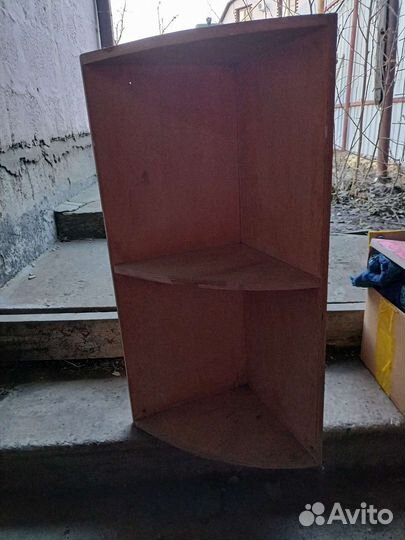 Полка угловая деревянная