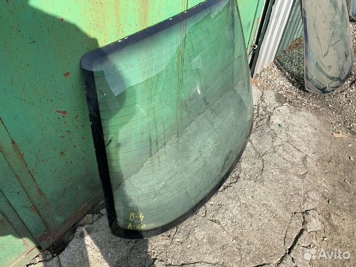 Стекло задние audi 80 b4