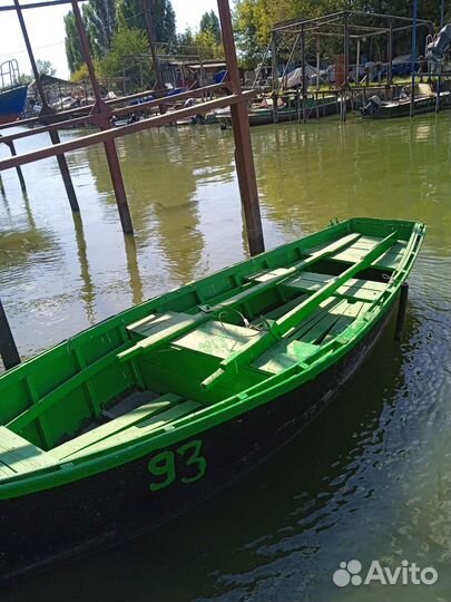 Весельная лодка