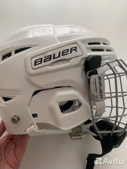 Хоккейный шлем