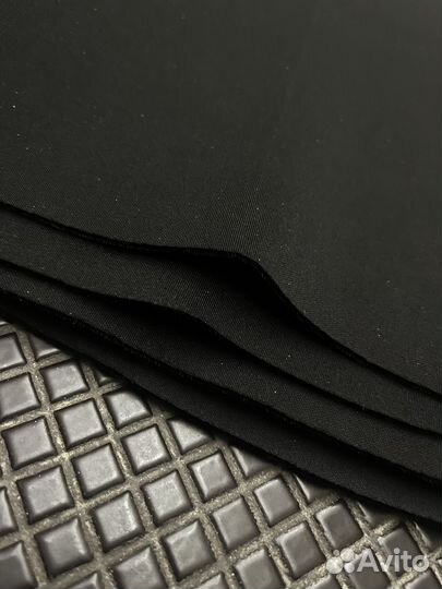 Ткань неопрен черная. отрез