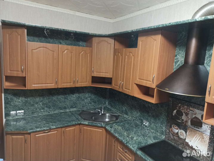 Кухонный гарнитур б/у (шкафчики+тумбы из 20 шт.)