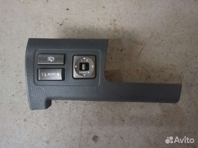 Накладка декоративная (с кнопками) Lexus LX 570 20