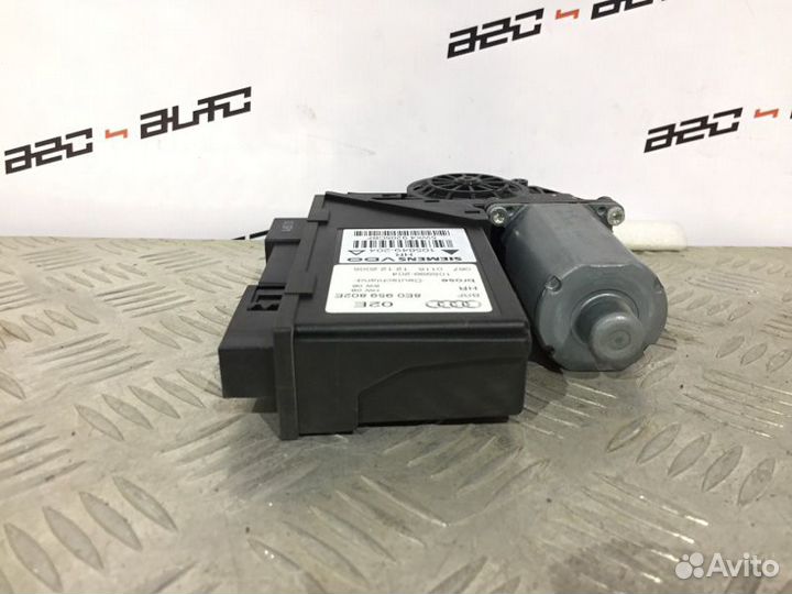 Мотор стеклоподъемника задний правый Audi A4 B7