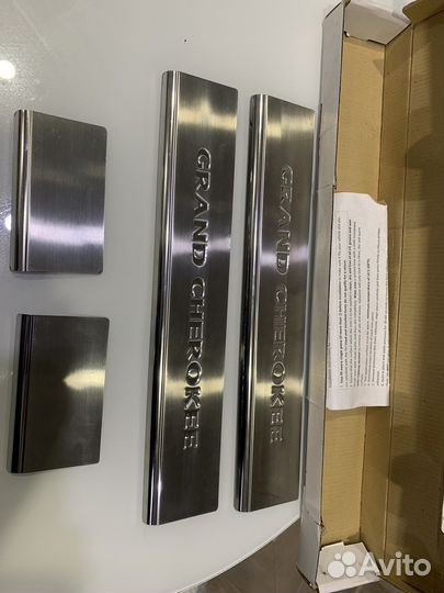 Накладки на пороги jeep grand cherokee