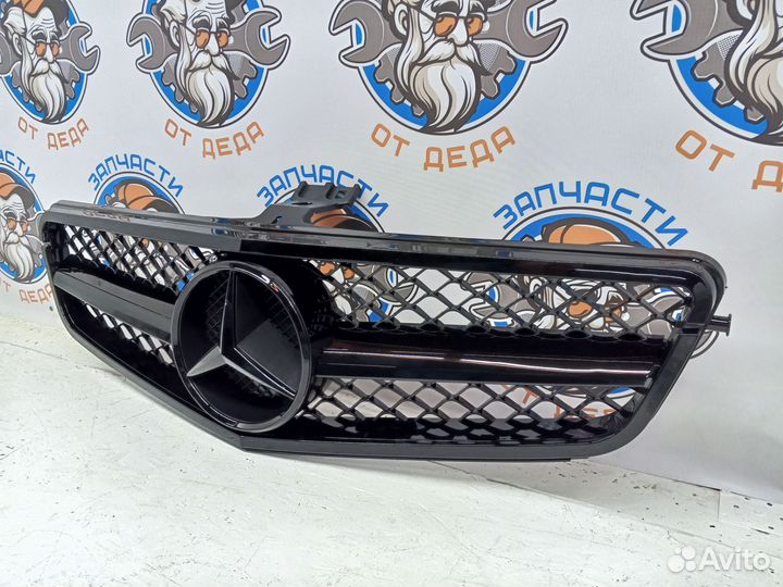 Решетка радиатора mercedes W204 C204 AMG C63